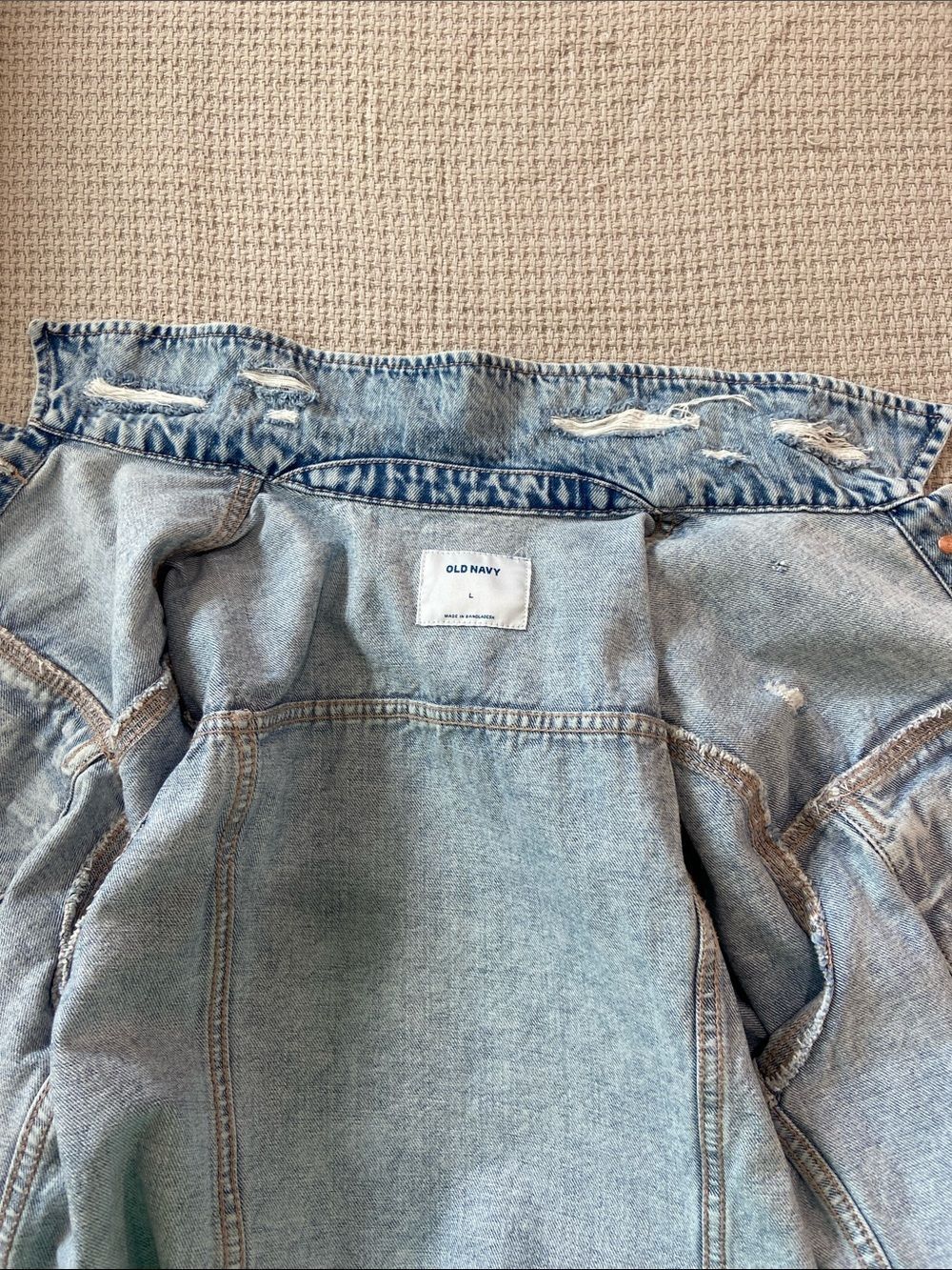 Old Navy Light Blue Distressed Denim Jacket sz L - Picture 4 of 9